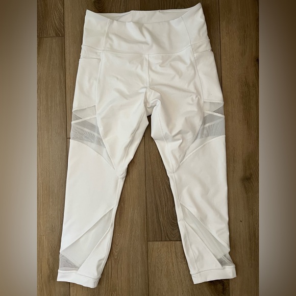 LULULEMON Mesh In Motion Crop 23" EUC - Picture 4 of 12
